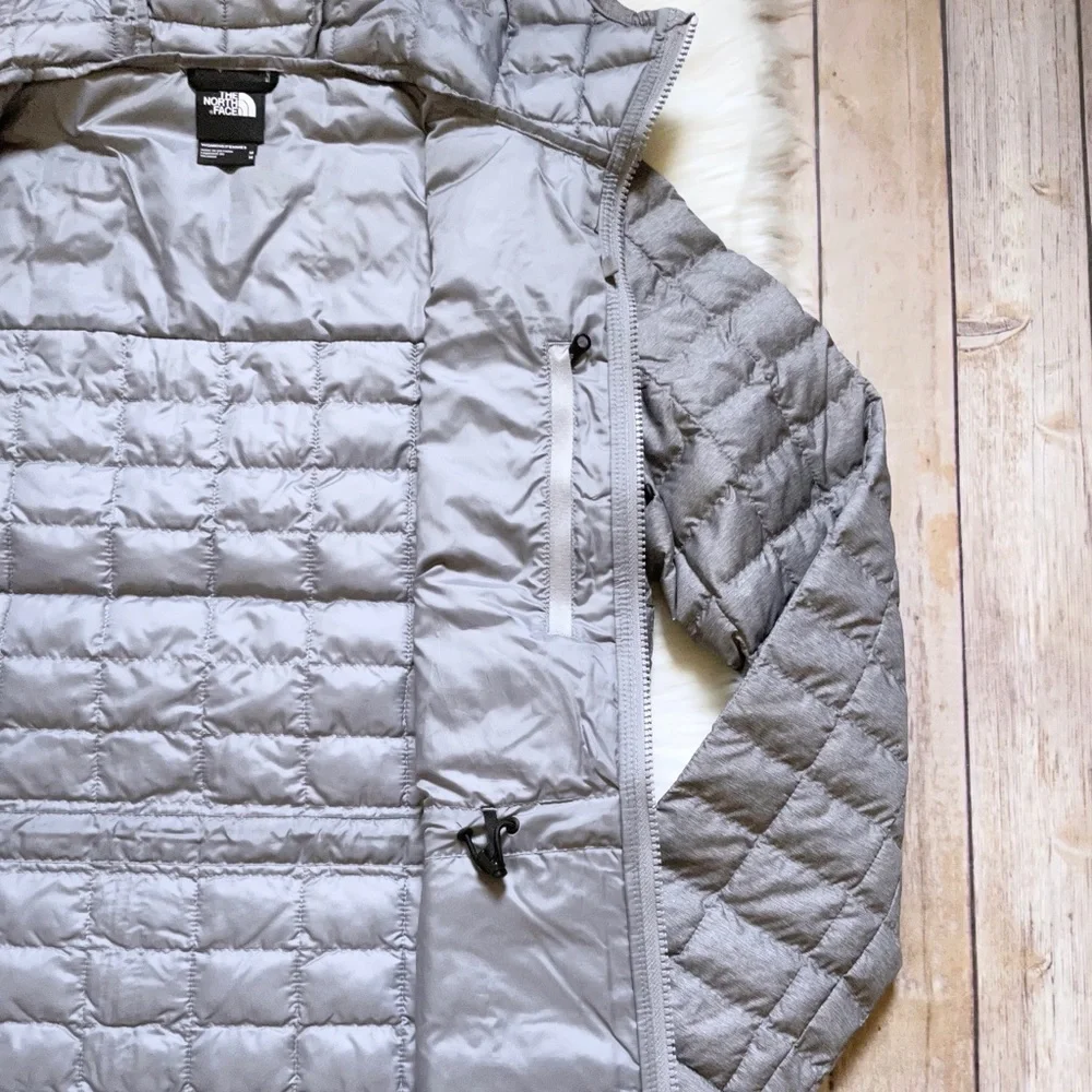 The North Face Women’s ThermoBall Eco Parka 2 - Picture 5 of 9